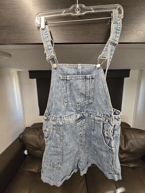 SHEIN Light Blue Acid Wash Denim Short Overalls